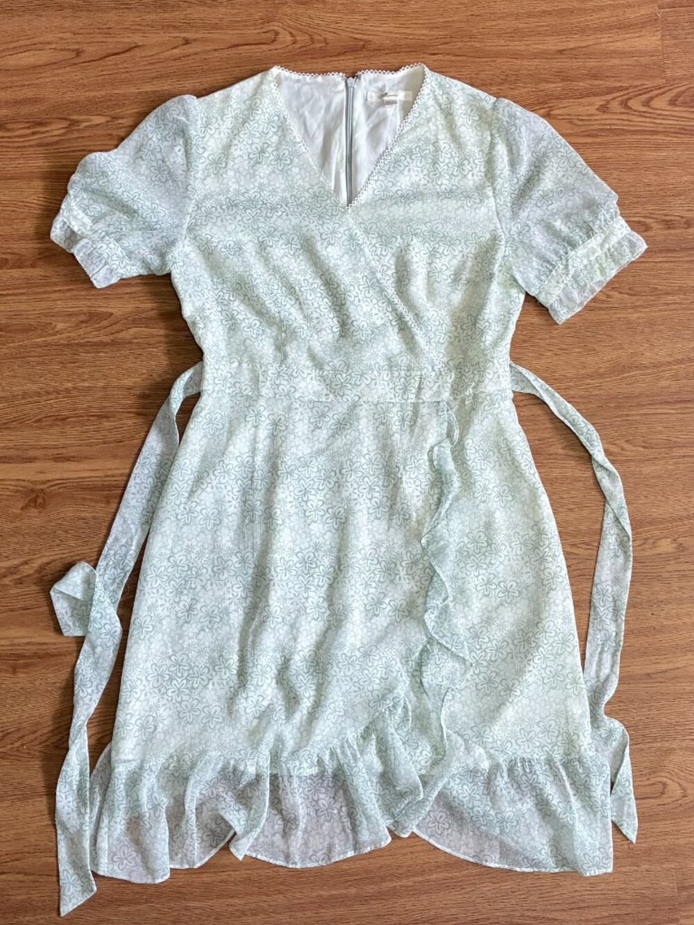 Roem White Green Flora Midi Chiffon Dress - Short Sleeve/Lined